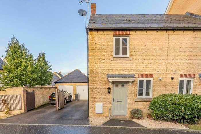 2 Bedroom End Of Terrace House To Rent In Flax Crescent, Shilton Park, Carterton, Oxon, OX18