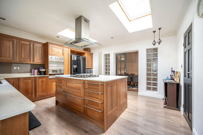 4 Bedroom Terraced House For Sale In Ashville Road, Leytonstone, London, E11