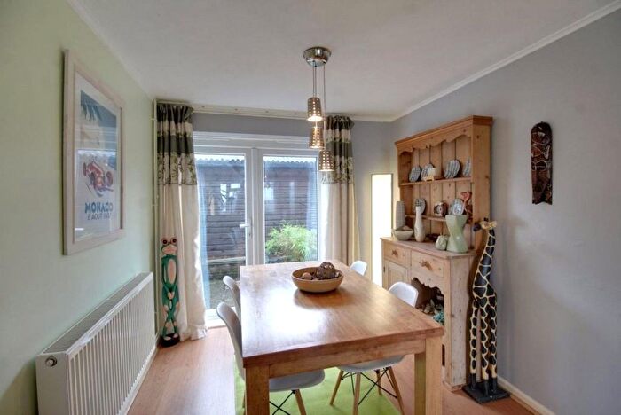 2 Bedroom End Of Terrace House To Rent In Barrie Road, Farnham, Surrey, GU9