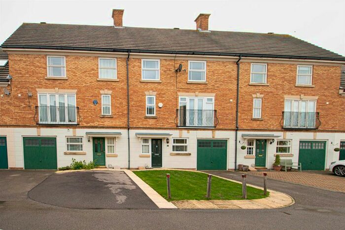 5 Bedroom Detached House To Rent In Clegg Square, Shenley Lodge, Milton Keynes, MK5