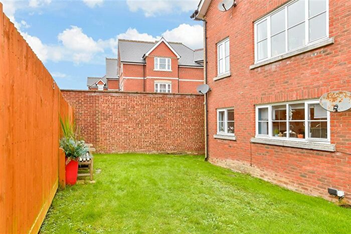 2 Bedroom Flat For Sale In Framfield Road, Uckfield, East Sussex, TN22