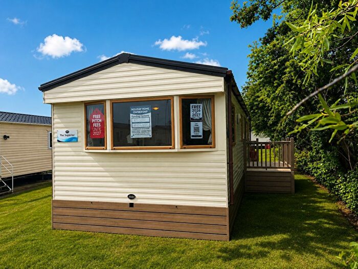 2 Bedroom Mobile/park Home For Sale In Broadland Sands Holiday Park, Coast Rd, Corton Lowestoft, NR32