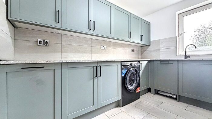 2 Bedroom Flat To Rent In Winnipeg Drive, Cardiff, CF23