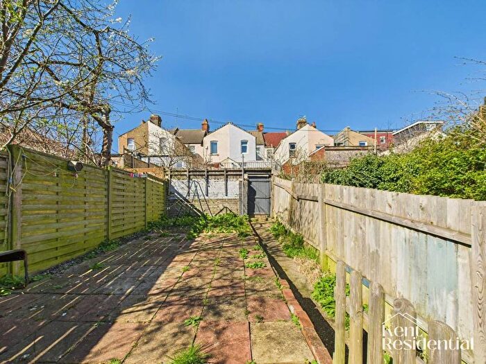 Property To Rent In Room, Rochester Street, ME4