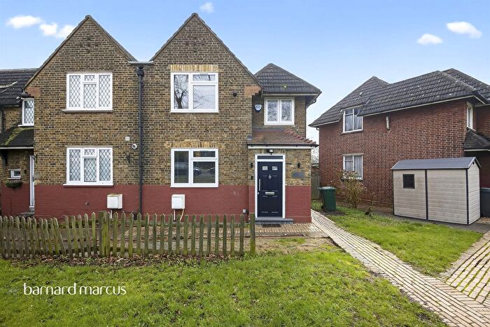 3 Bedroom End Terrace House For Sale In Woodhouse Road, London, N12