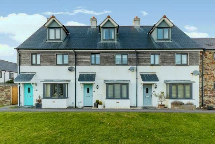 3 Bedroom House To Rent In Charlestown, PL25