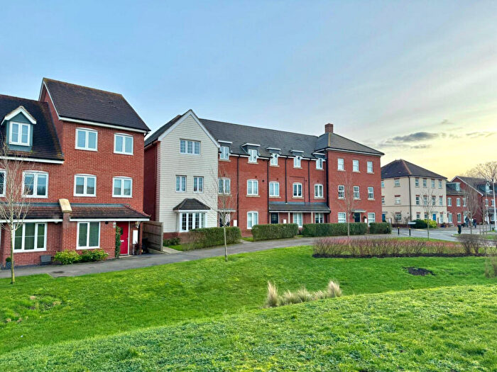 2 Bedroom Maisonette For Sale In Forest Road, Woodley, RG5