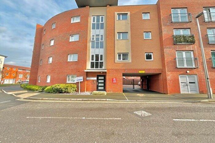 2 Bedroom Flat To Rent In Bowling Green Close, Milton Keynes, MK2