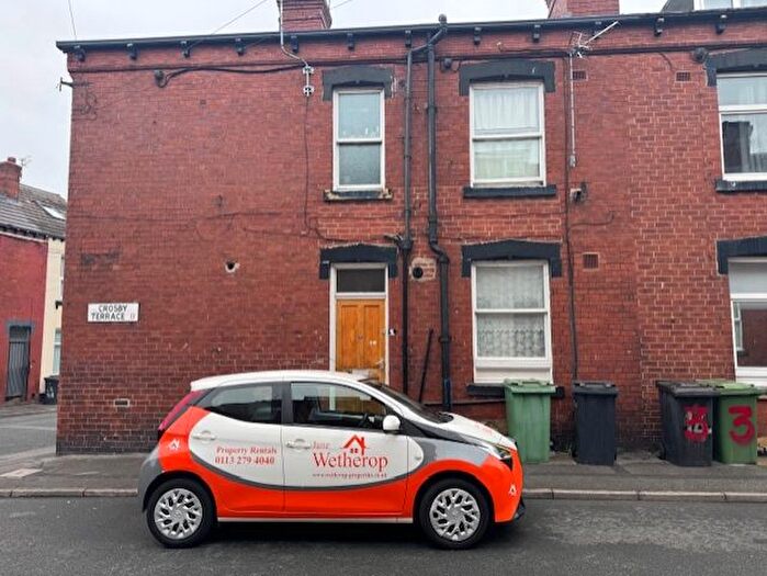 3 Bedroom End Of Terrace House To Rent In Crosby Terrace, Leeds, LS11