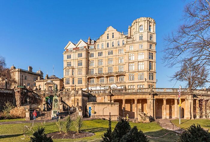 2 Bedroom Flat For Sale In Grand Parade, Bath, BA2
