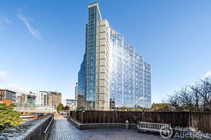 1 Bedroom Flat For Sale In Churchill Way, Basingstoke, Hampshire, RG21