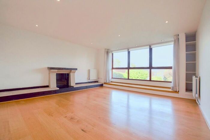 5 Bedroom Semi-Detached House To Rent In Upper Richmond Road West, London, SW14