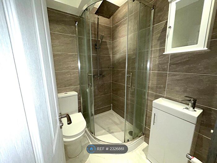 2 Bedroom End Of Terrace House To Rent In Railway Terrace, Kings Langley, WD4