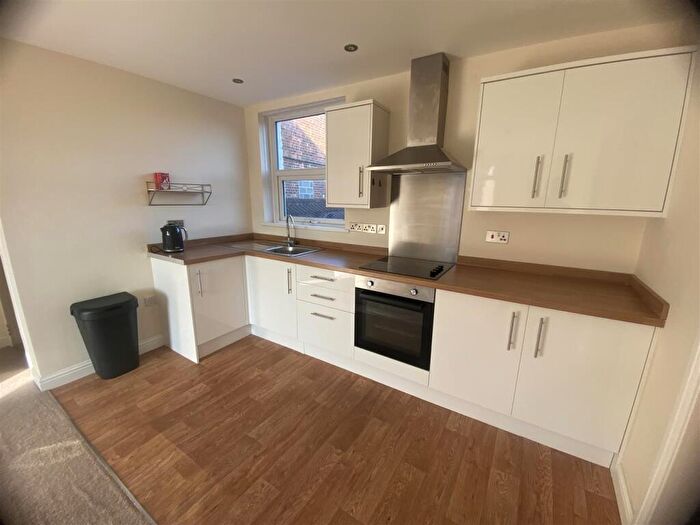 2 Bedroom Apartment To Rent In Field Road, Thorne, Doncaster, DN8
