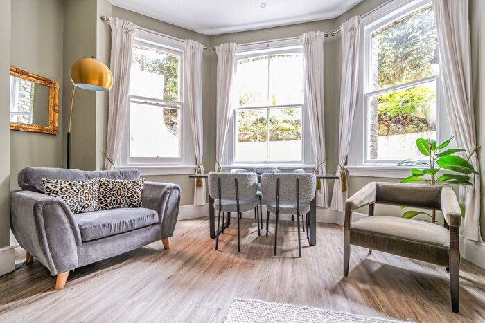 2 Bedroom Flat To Rent In Grand Avenue, Hove, BN3