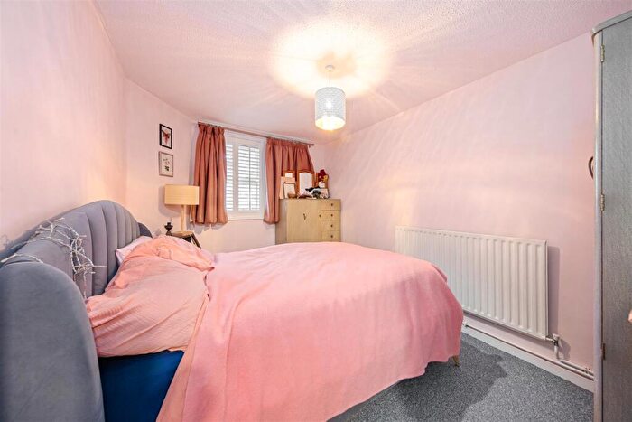 1 Bedroom Flat For Sale In Friar Mews, London, SE27