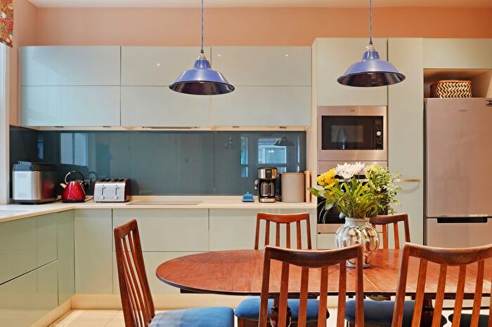 4 Bedroom Semi Detached House For Sale In Bower Road, Crookesmoor, Sheffield, S10