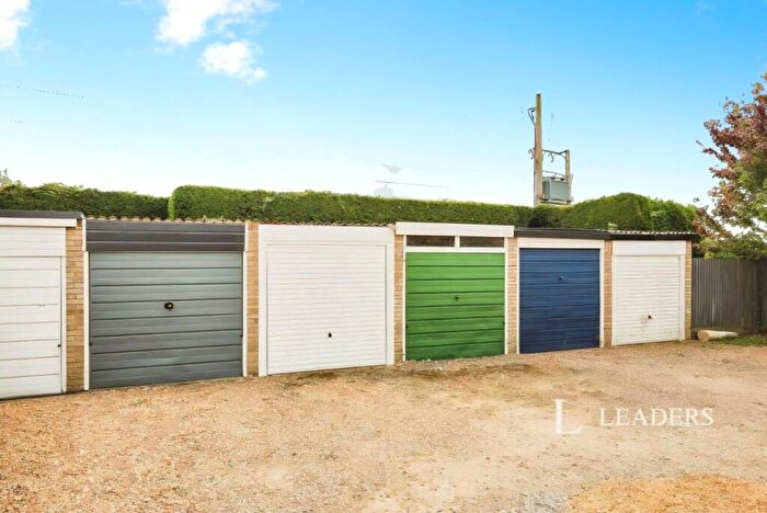 3 Bedroom Terraced House For Sale In Annesley Close, Northampton, Northamptonshire, NN3