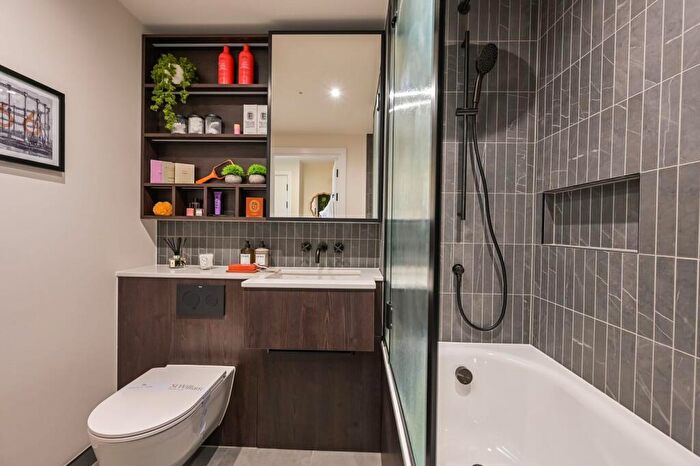 1 Bedroom Flat For Sale In Regent's View, Tower Hamlets, London, E2