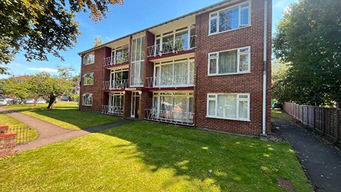 2 Bedroom Apartment To Rent In Devonshire Avenue, Sutton, SM2