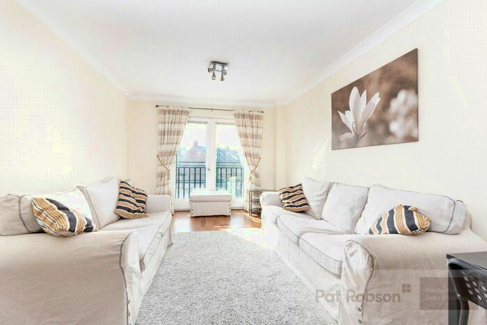 2 Bedroom Flat To Rent In Connaught Mews, Jesmond, Newcastle Upon Tyne, NE2