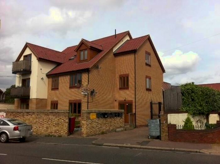 1 Bedroom Flat To Rent In Bennetts Castle Lane, Dagenham, RM8
