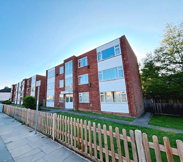 2 Bedroom Flat To Rent In Richard Court, Alston Road, High Barnet, Barnet, Hertfordshire, EN5