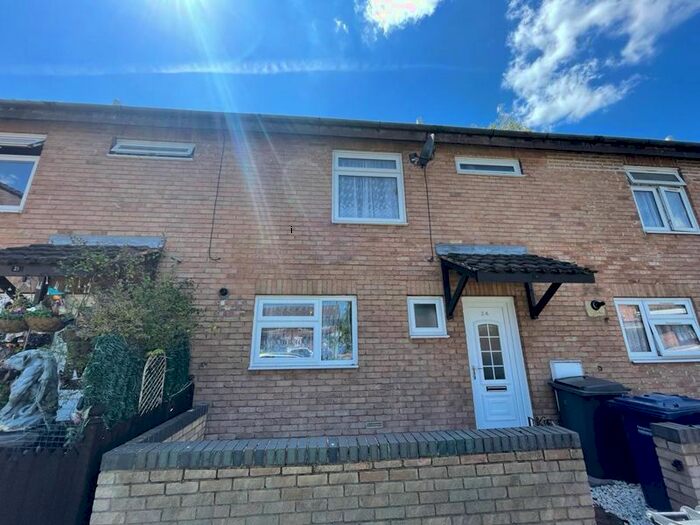 3 Bedroom Terraced House To Rent In Warrens Shawe Lane, Edgware, HA8