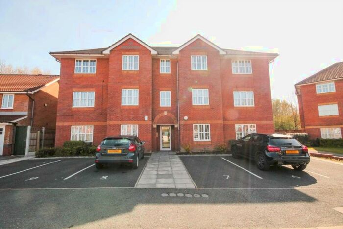 3 Bedroom Apartment To Rent In Dickens Close, Kirkby, L32