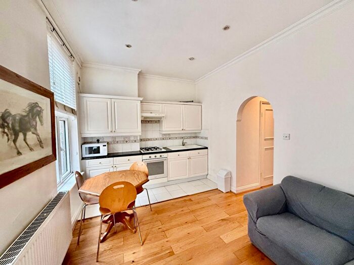1 Bedroom Flat To Rent In Warwick Road, London, W14