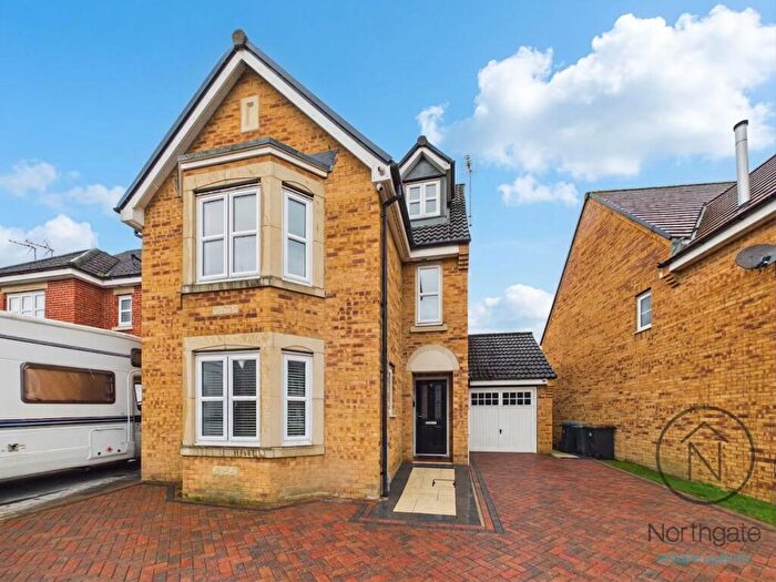 5 Bedroom Detached House For Sale In Wakenshaw Drive, Newton Aycliffe, DL5