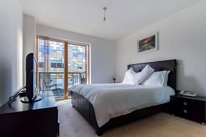 2 Bedroom Apartment To Rent In Canal Wharf, Birmingham, B1