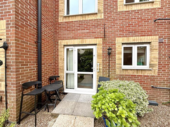 1 Bedroom Flat For Sale In Gower Road, Sketty, Swansea, SA2