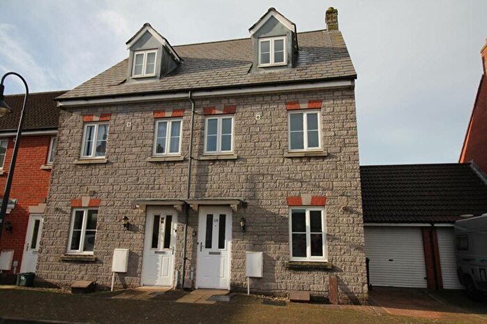 3 Bedroom Semi-Detached House To Rent In Hestercombe Close, Weston-super-Mare, BS24