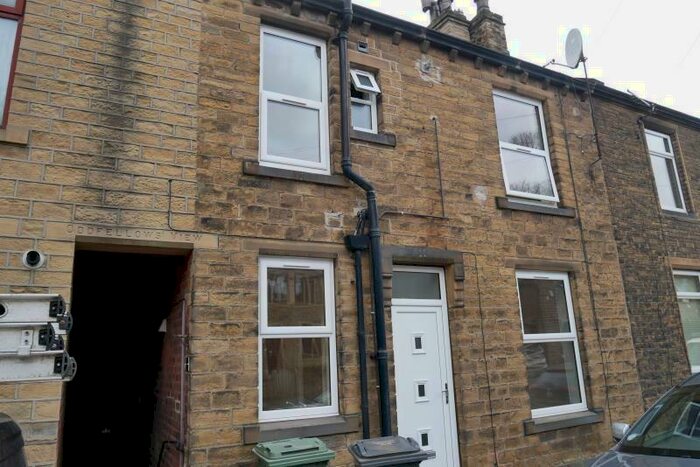 2 Bedroom Terraced House To Rent In Town End, Almondbury, Huddersfield, HD5