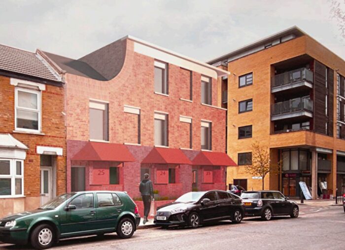 3 Bedroom Terraced House For Sale In Morris Road, London, E14