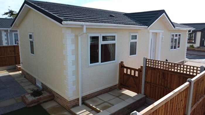 2 Bedroom Park Home For Sale In , Clacton-on-Sea, CO16