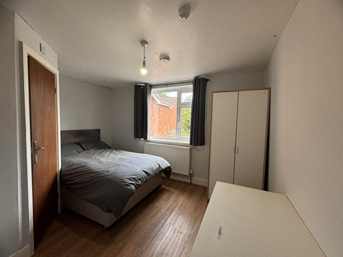 1 Bedroom House Of Multiple Occupation To Rent In High Street, Pensnett, Brierley Hill, West Midlands, DY5