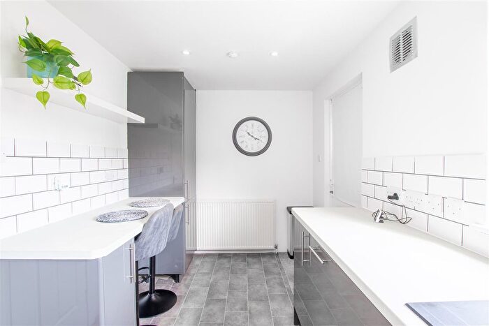 2 Bedroom End Of Terrace House To Rent In Laberge Gardens, New Stevenston, Motherwell, ML1