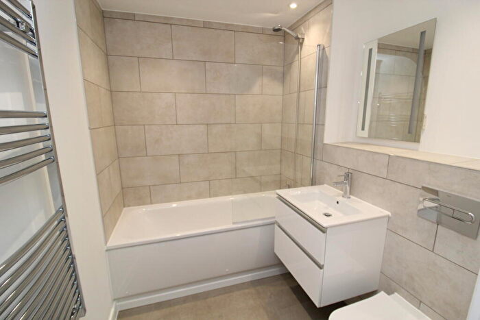 2 Bedroom Apartment To Rent In Hutton Road, Shenfield, CM15