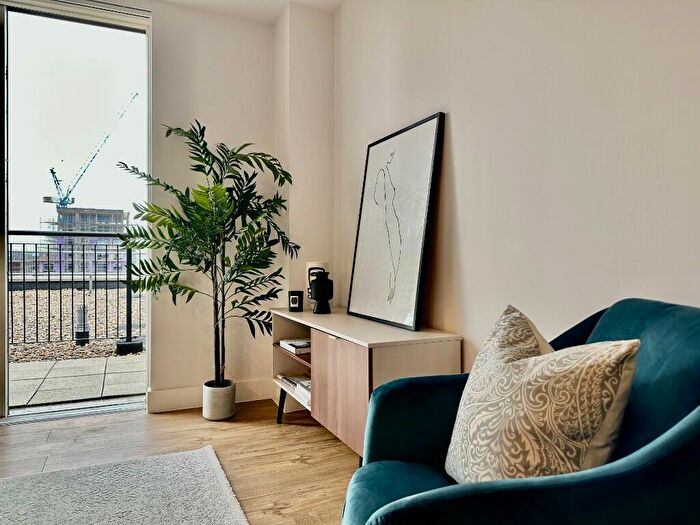 3 Bedroom Apartment To Rent In Lower Essex Street, Birmingham, B5