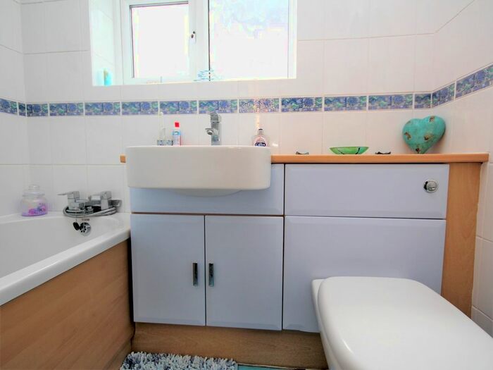 2 Bedroom Detached Bungalow For Sale In Bright Road, Oakdale, Poole, BH15