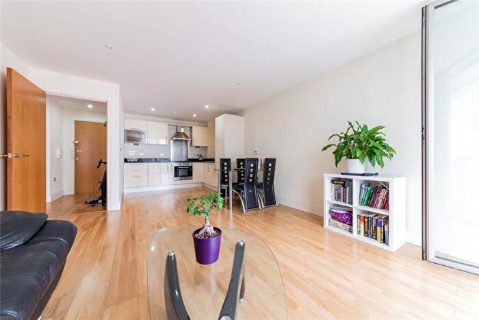 1 Bedroom Flat To Rent In Lanterns Way, Canary Wharf, E14