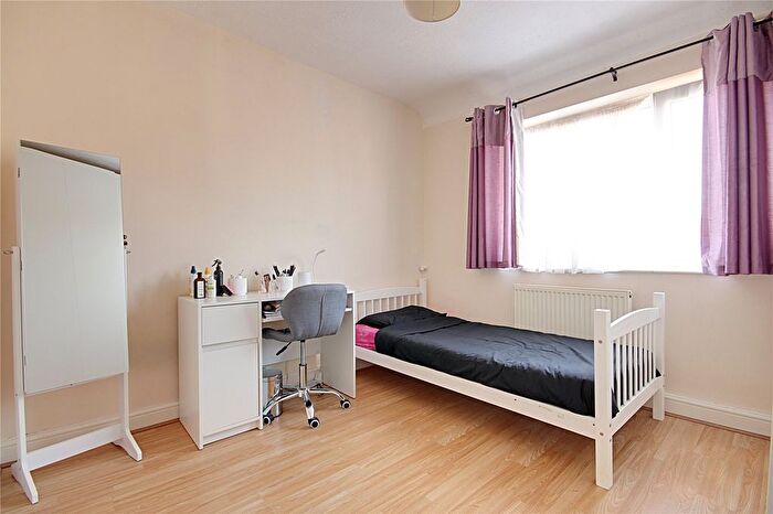 3 Bedroom Terraced House For Sale In Hoe Lane, Enfield, EN1