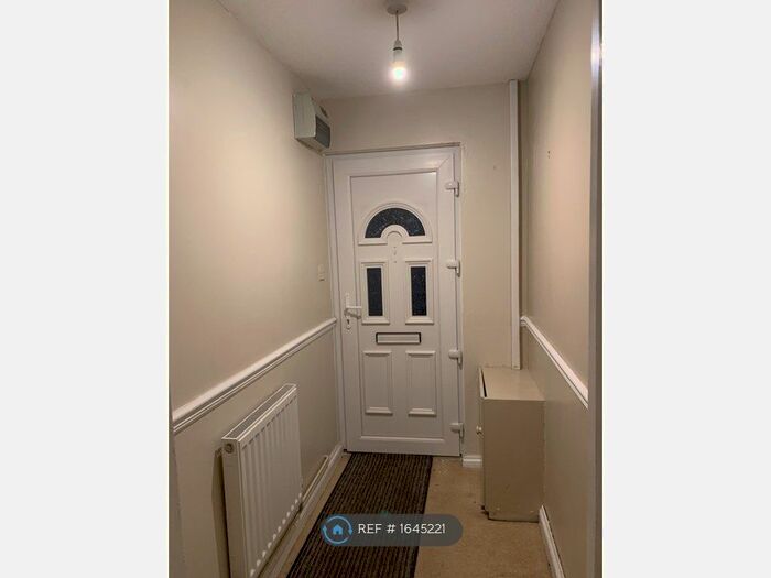 3 Bedroom Terraced House To Rent In Spenser Avenue, Perton, Wolverhampton, WV6