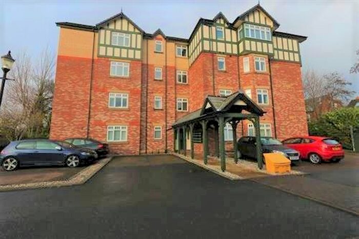 2 Bedroom Flat To Rent In St James Court, Didsbury, M20