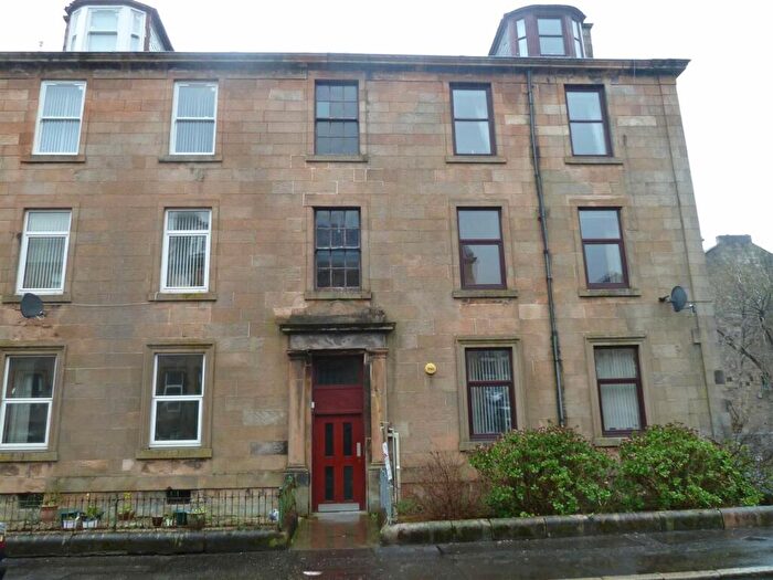 2 Bedroom Flat To Rent In Brisbane Street Greenock, PA16