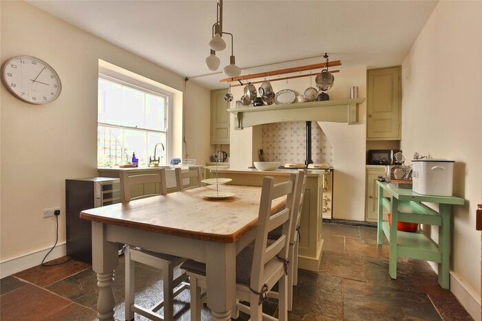 5 Bedroom Detached House To Rent In Lansdowne Square, Hove, East Sussex, BN3