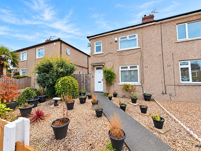 3 Bedroom Semi-Detached House For Sale In New Line, Greengates, Bradford, BD10