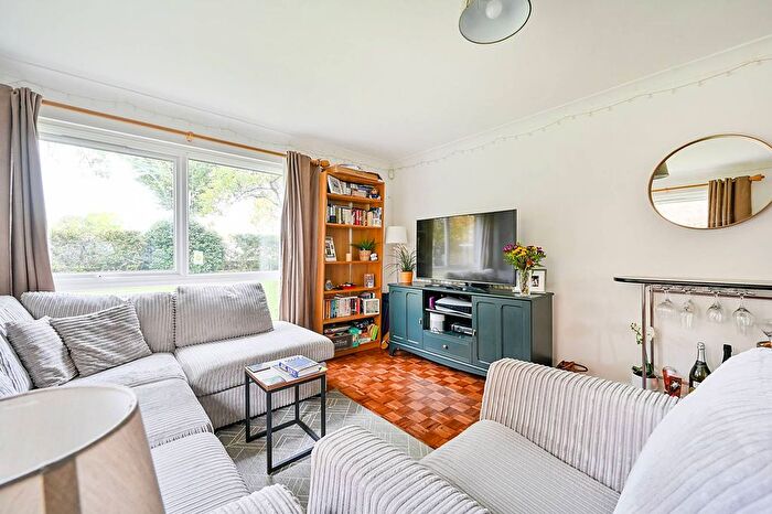 2 Bedroom Flat To Rent In Westville Grange, Ealing Broadway, London, W5